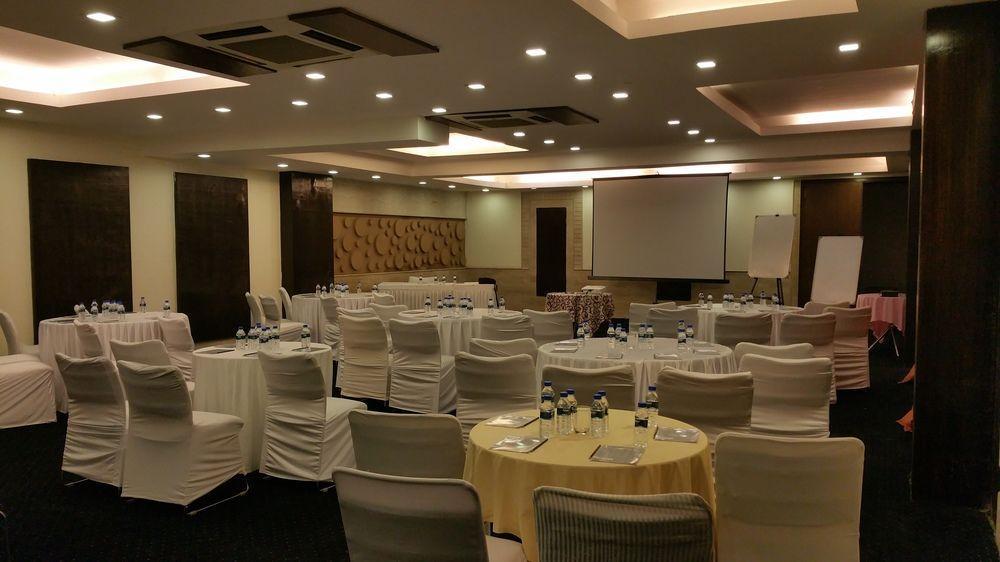 Hotel Corporate Regency Nueva Delhi Exterior foto
